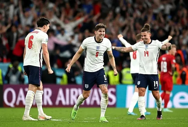 UEFA'dan İngiltere-Danimarka maçındaki olaylara ilişkin soruşturma! Milli marşı yuhaladılar-4