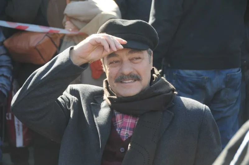 Yeşilçam'ın efsanesi Kadir İnanır'dan yeni haber! Hayat arkadaşı Jülide Kural açıkladı: "Bir gün önceye göre daha iyi"-7
