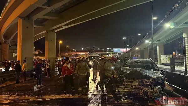 İstanbul Merter'de makas terörü can aldı! Bariyerlere çarpan cip alev aldı: 1 ölü, 3 ağır yaralı - 5