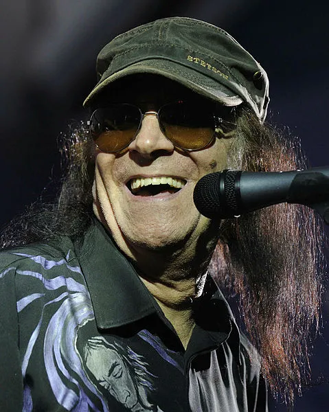 82 yaşında aramızdan ayrılan Erkin Koray’a ünlülerden duygusal veda! “O da gitti” Pınar Altuğ, Ayşegül Aldinç, Nebahat Çehre... - 2