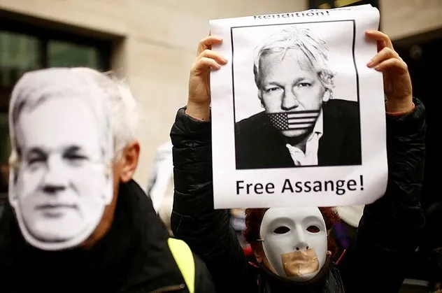 Assange'ın ABD'ye iade duruşmasını erteleme talebi reddedildi