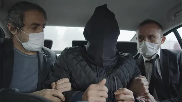 kan-kaybeden-dizide-ipler-koptu-vaktini-dolduruyor-kalemi-kirilacak-izleyiciler-icin-yine-husran-1608580404757.jpg Kan kaybeden dizide ipler koptu! Vaktini dolduruyor kalemi kırılacak! İzleyiciler için yine hüsran...-5