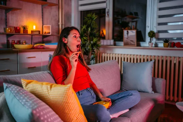 yilbasi-gecesi-izlenecek-en-iyi-filmler-listesi-yilbasinda-mutlaka-izlenmesi-gereken-korku-aksiyon-romantik-as-1704036679821.jpg Yılbaşı gecesi izlenecek en iyi filmler! Yılbaşında mutlaka izlenmesi gereken korku, aksiyon, romantik, aşk ve komedi film önerileri...-2