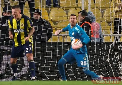 Fenerbahçe - Zenit maçında Harun Tekin’den müthiş kurtarış!