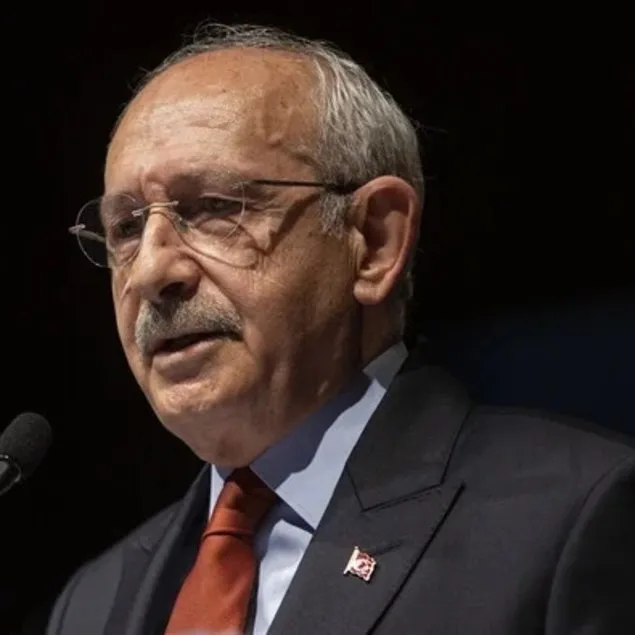 İlk turda kalp yapıyordu şimdi masa yumrukluyor