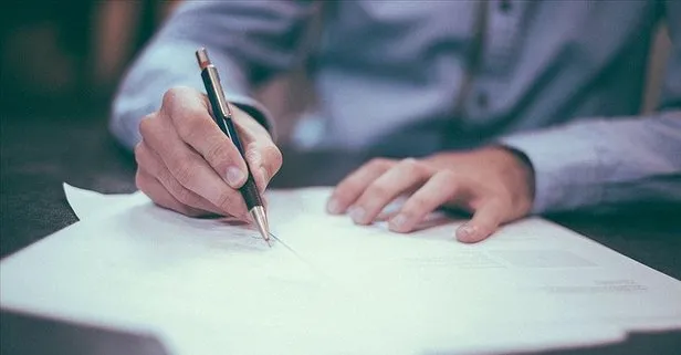İstifa etmeden iş ayarlayan kişi tazminatsız kovulabilir mi? Yargıtay'dan önemli iş kararı
