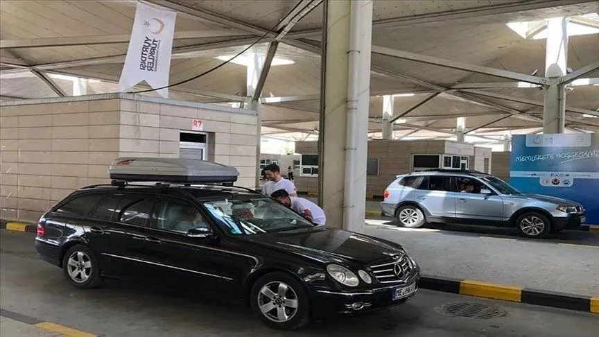 resmi-gazetede-yayimlandi-yabanci-plakali-araclara-hgs-duzenlemesi-1785273546686.jpeg Resmi Gazete'de yayımlandı: Yabancı plakalı araçlara HGS düzenlemesi! Ödemeyene 4 kat ceza, borcu olan sınır kapısından çıkamayacak-3