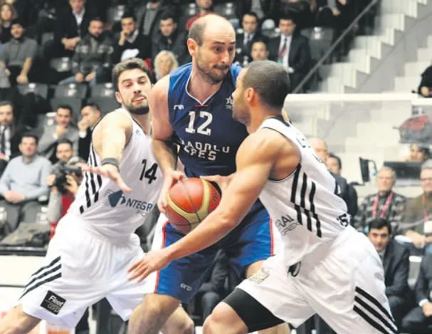 Anadolu Efes’ten 5 yıldızlık zafer