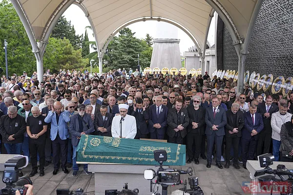 Usta sanatçıya veda! İlhan Şeşen son yolculuğuna uğurlandı | Eşi son aylarını anlattı - 16