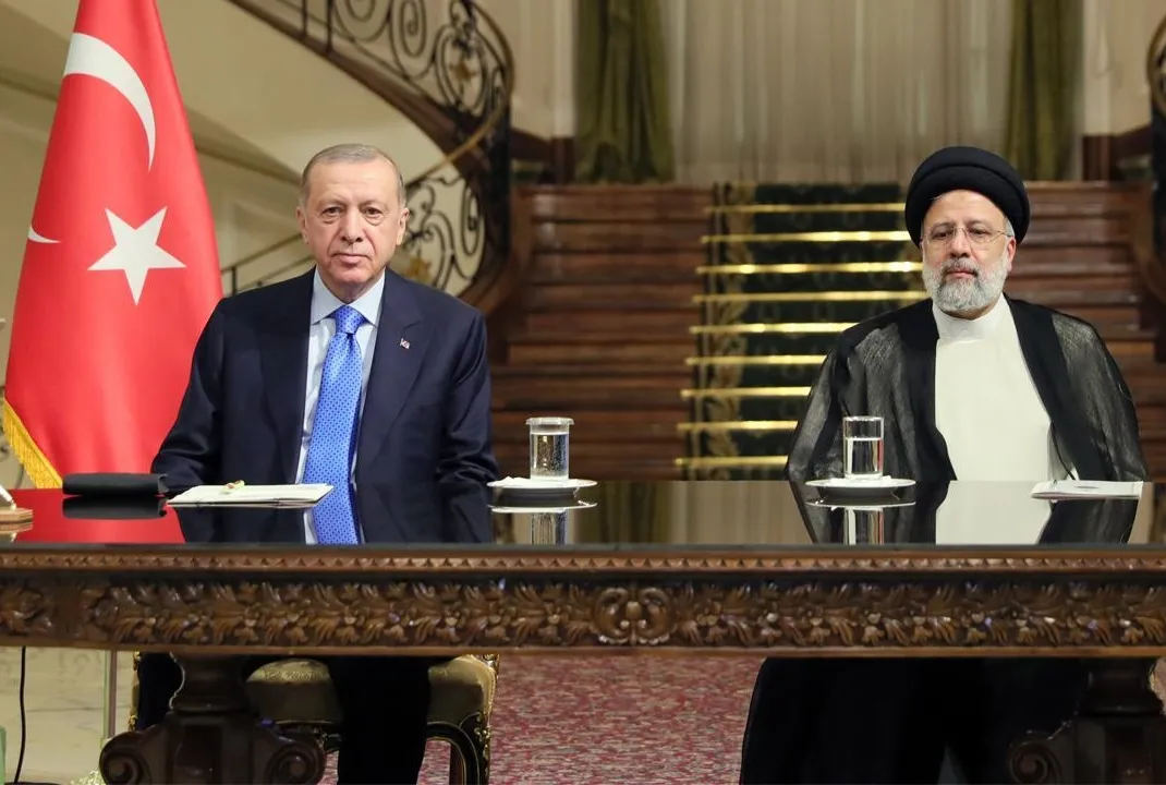 Başkan Erdoğan İranlı mevkidaşı ile görüştü