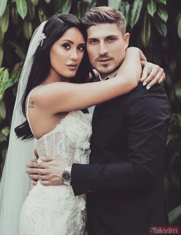 Survivor Sahra'nın evlilik yıl dönünümde boşanacağını söylediği eski eşinden Survivor paylaşımı! Parlak dudaklarıyla gündem olan Sahra Işık... - 23