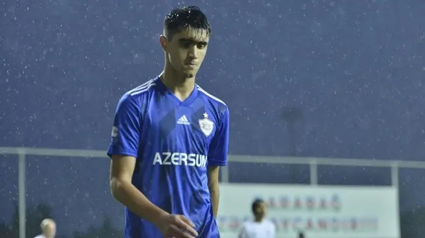 galatasaray-karabagin-sol-beki-icin-transfer-gorusmelerine-basladi-1679968576888.jpeg Galatasaray, Karabağ'ın sol beki için transfer görüşmelerine başladı-3
