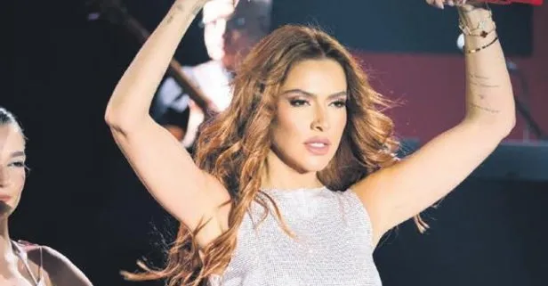 Hadise sahnede şovlarıyla göz doldurdu