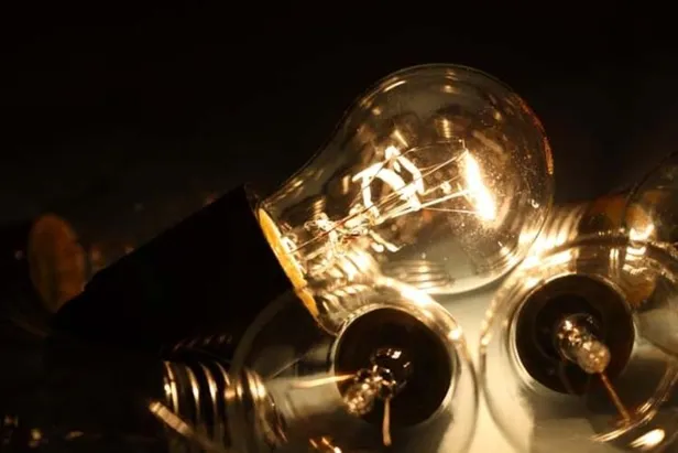 Elektrik faturalarınızı tasarruf ampullerinden led ampullere geçiş yaparak düşürebilirsiniz