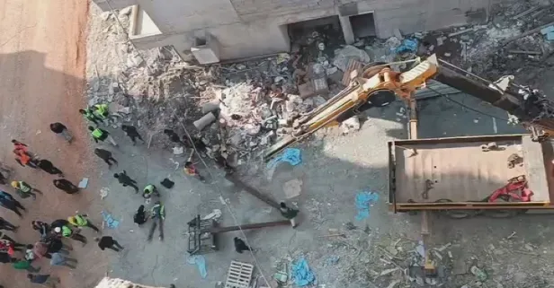 Hatay’da 25 metrelik vinç kırıldı: 2 işçi yaralı