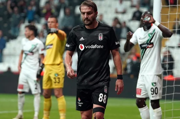 Beşiktaş Caner Erkin ile yola devam edecek!
