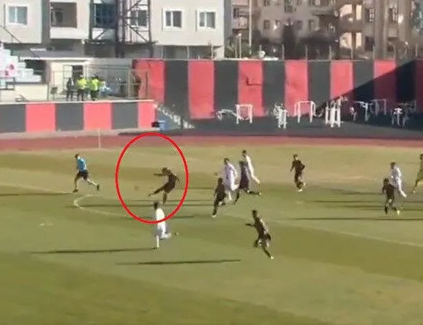 Böylesi görülmedi! Kaleden kaleye gol