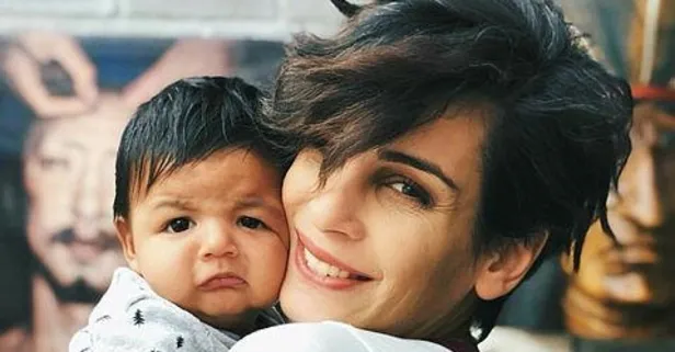 Kaytan bıyıklı Alex