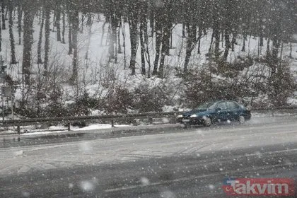 Kar hız kazandı! Bolu Dağı güzergahında sürücülere uyarı üstüne uyarı