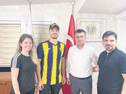 hatayspor-macinda-ters-dusme-sonrasi-kolunda-kirik-olusan-edin-viscanin-sakatligi-cok-buyuk-bir-sok-etkisi-yar-1660430511826.jpeg Hatayspor maçında ters düşme sonrası kolunda kırık oluşan Edin Visca’nın sakatlığı çok büyük bir şok etkisi yarattı-18