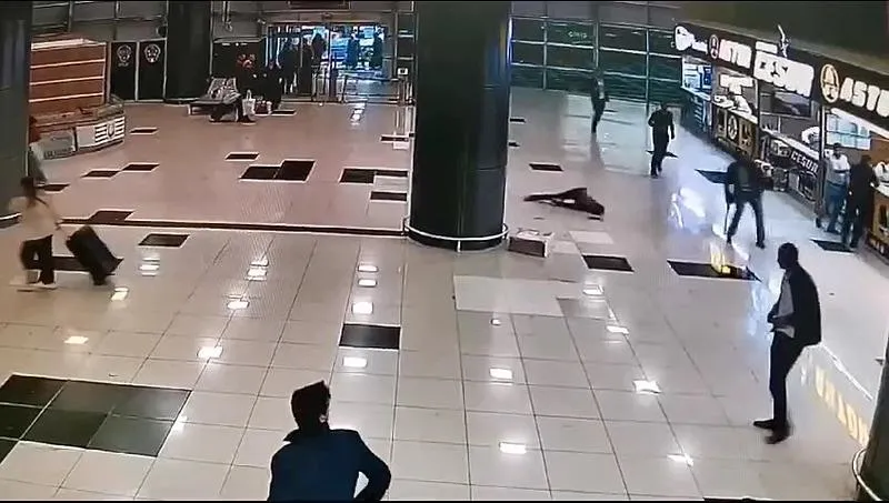 Ortalık savaş alanına döndü! Şanlıurfa'da otogarda silahlı çatışma: Ölenlerin sayısı 2'ye yükseldi-4