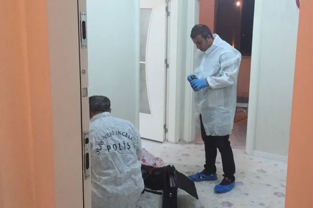 Konya'da cinnet getiren kişi eşini öldürdü