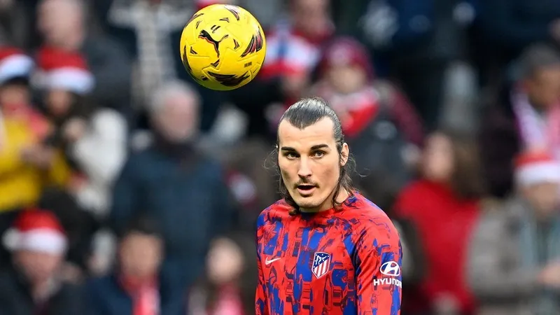 fenerbahce-caglar-soyuncuyu-resmen-duyurdu-imzaya-geliyor-1706305100528.jpeg Fenerbahçe Çağlar Söyüncü'yü resmen duyurdu! İmza atmak için İstanbul'a geldi-3