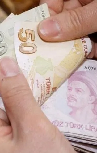 Emeklinin zamlı maaşı hesapta