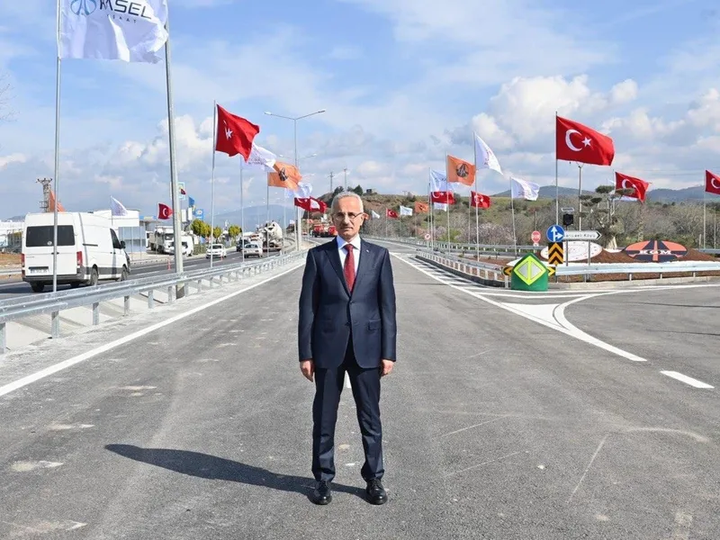 Bayram tatili trafiği: Otoyollardan 11,2 milyon araç geçti 820 bin kişi demiryollarını kullandı-3