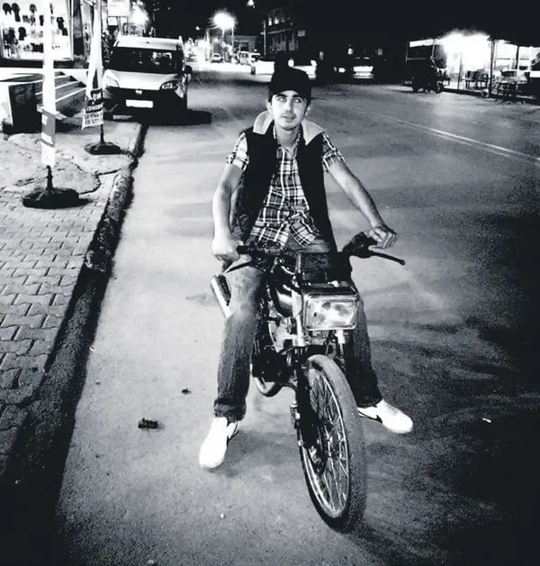 boylesi-ne-goruldu-ne-duyuldu-dunya-yildizi-cristiano-ronaldoya-99-kirbac-cezasi-1697236644779.jpeg Böylesi ne görüldü ne duyuldu! Dünya yıldızı Cristiano Ronaldo'ya 99 kırbaç cezası-5