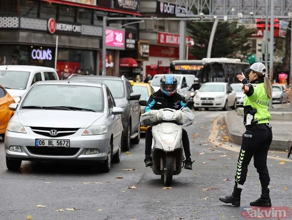 Kadın trafik polisleri Ankara'nın kalbinde trafik düzenini sağlıyor! - 19