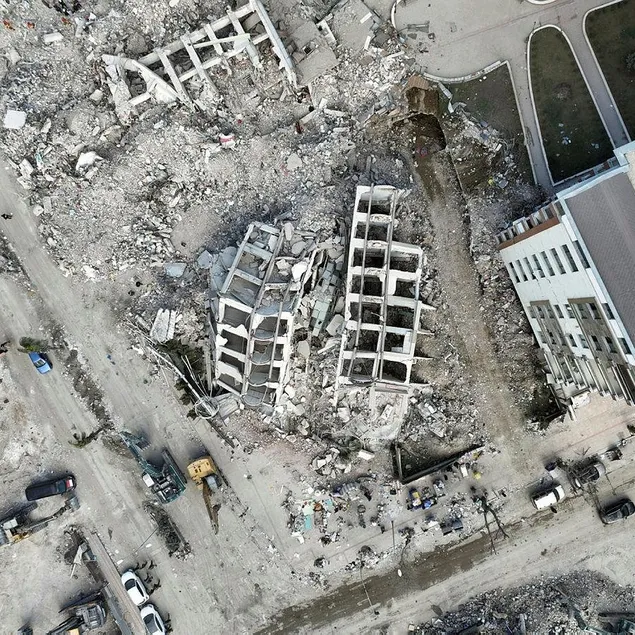 Çok kritik uyarı: Güneyde ve kuzeyde yıkıcı depremler...