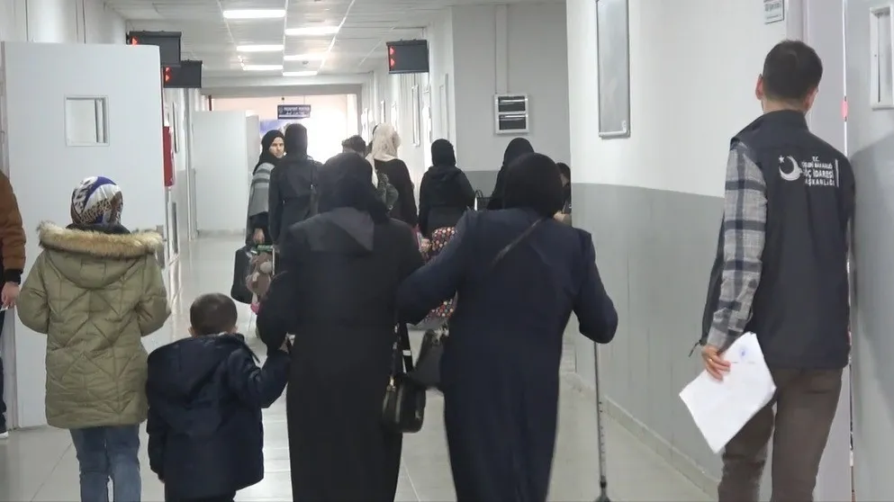 1780051070291.jpeg Suriyeli sığınmacıların gönüllü geri dönüşleri bayramın üçüncü gününde de devam etti-3
