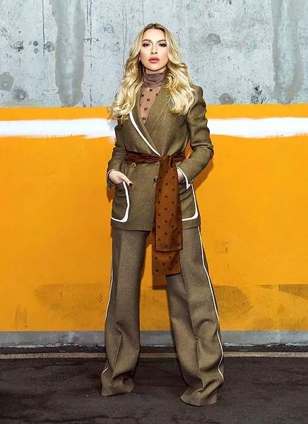 ebru-gundes-ve-hadise-dusmanligi-buyuyor-yasak-askta-skandal-gelisme-alisveris-faturalari-reza-zarraba-kesilmis-1637263890896.jpeg Ebru Gündeş bu habere çok sinirlenecek! Hadise ile Reza Zarrab aşkında flaş elbise detayı-6