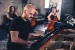"Büyük ailenin bir parçasıyım" diyerek müjdeyi verdi: Dizi müziklerinin usta ismi Toygar Işıklı’dan Grammy başarısı