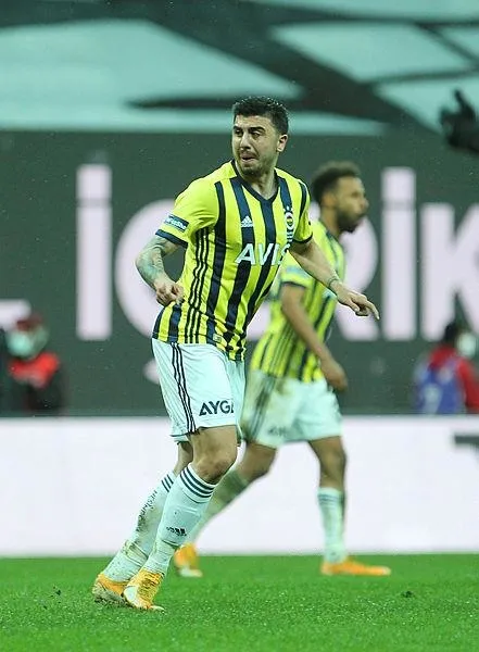 fenerbahcenin-yildizi-ozan-tufan-icin-dunya-devi-devrede-1617118840762.jpeg Ozan Tufan için Liverpool devreye girdi: İşte Fenerbahçe'nin istediği bonservis bedeli-5