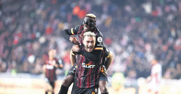 Victor Osimhen’den tarihe geçen performans