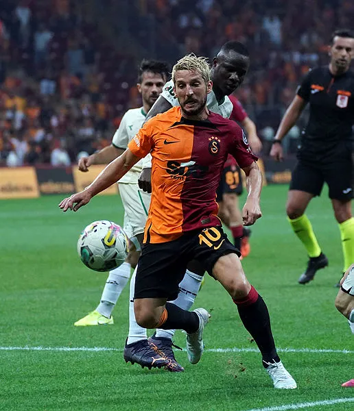 dries-mertens-icin-belcikada-dikkat-ceken-analiz-galatasaray-icin-berbat-bir-plan-mi-1667903853204.jpg