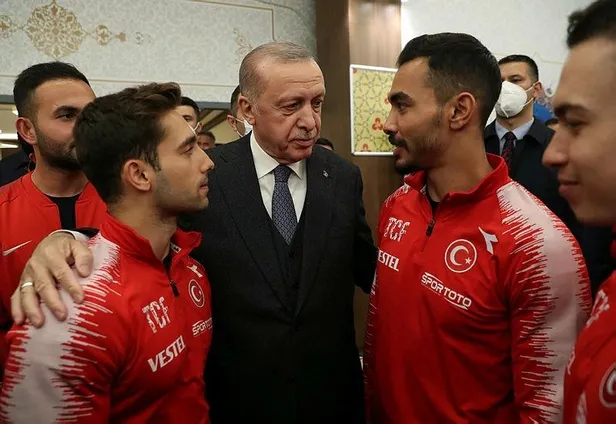son-dakika-baskan-erdogandan-sporun-yildizlari-iftarinda-onemli-aciklamalar-1650482527064.jpeg Son dakika: Başkan Erdoğan'dan Sporun Yıldızları İftarı'nda önemli açıklamalar-4