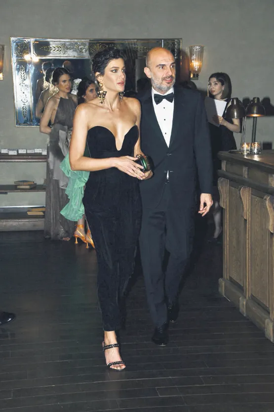 berrak-sov-1589591586117.jpg Berk Suyabatmaz'la karantinada olan Berrak Tüzünataç mutfaktaki hünerlerini sergiledi-1