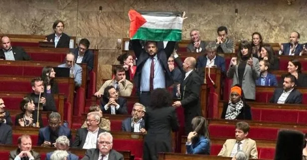 Meclis'te Filistin bayrağı açan Fransız vekil Sebastien Delogu AİHM'e başvurdu: 15 gün men edilmişti!