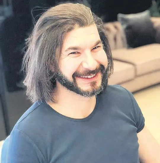 aysun-mercan-ozel-bir-bankanin-finans-uzmaniydi-tele-dolandiricilarin-agina-takildi-kimlik-bilgileriniz-fetonu-1653428700313.jpeg İşadamı Enver Paralı’nın yüz milyonlarca liralık malvarlığı ortalığı fena karıştırdı! 4 çocuğu ve eşi, varislikten çıkardı-2