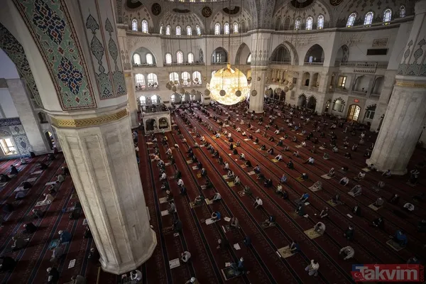 RAMAZAN BAYRAMI İL İL NAMAZ SAATLERİ 2 Mayıs 2022! Diyanet.gov.tr: 81 il namaz vakitleri listesi! Bayram namazı saat kaçta kılınacak? - 13