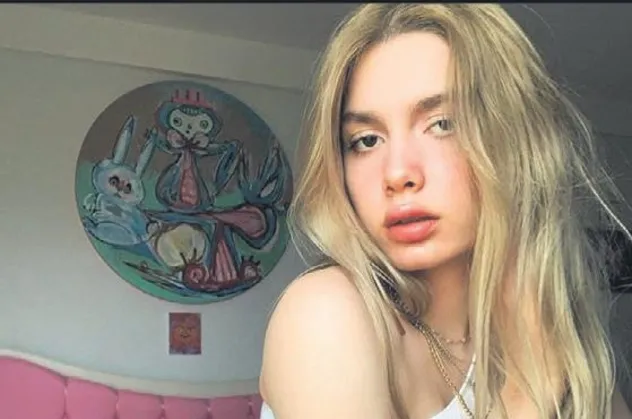 Selfie uzmanı Aleyna! Tilki'nin son karesine beğeni yağdı
