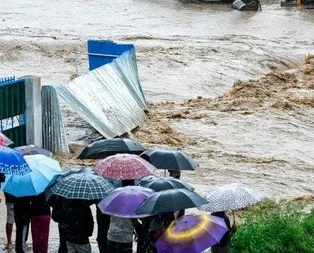 Nepal’de sel ve toprak kaymaları sonucu 30 kişi öldü