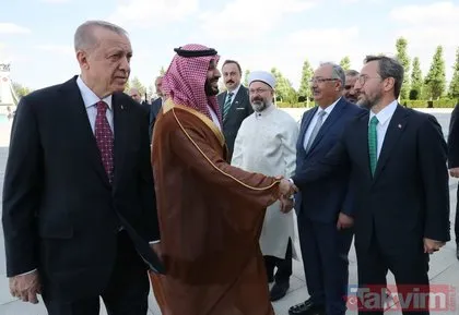 Erdoğan ve Veliaht Prensi Selman Cumhurbaşkanlığı Külliyesi’nin balkonunda sohbet etti