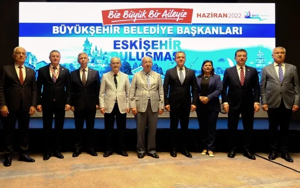 Afet var başkan yok! Ankara selle uğraşırken Mansur Yavaş Eskişehir’de toplantıda!