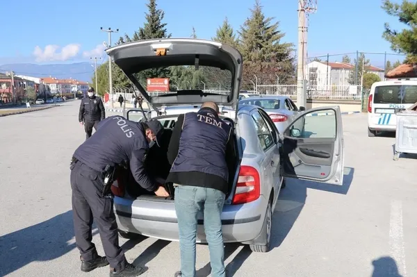 Ülke genelinde huzur ve terör operasyonu!-8