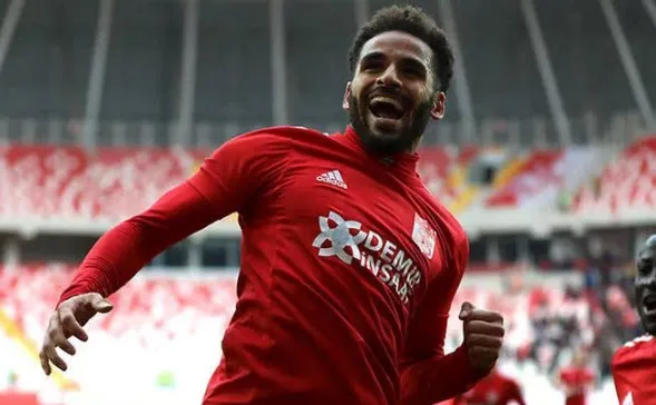 Galatasaray ile Beşiktaş Douglas için karşı karşıya!-4