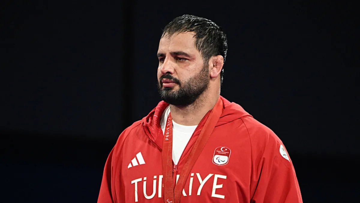 İbrahim Bölükbaşı'ndan Paris'te altın madalya